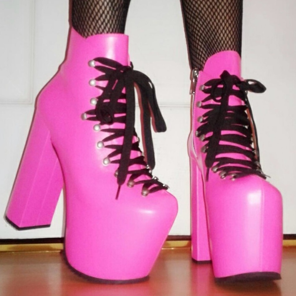 UNIF Platform Boots